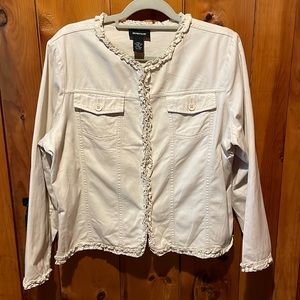 Avenue women’s size 18/20 Soft denim cream color jacket